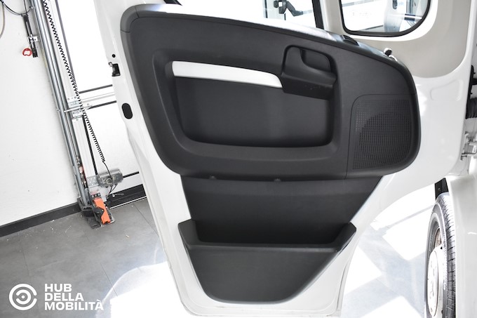 PEUGEOT Boxer 335 2.2 BlueHDi 165 S&S PLM Cassonato Acciaio